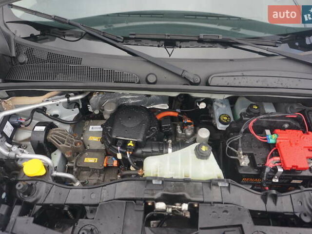 Сірий Рено Кєнгу, об'ємом двигуна 0 л та пробігом 79 тис. км за 11111 $, фото 59 на Automoto.ua