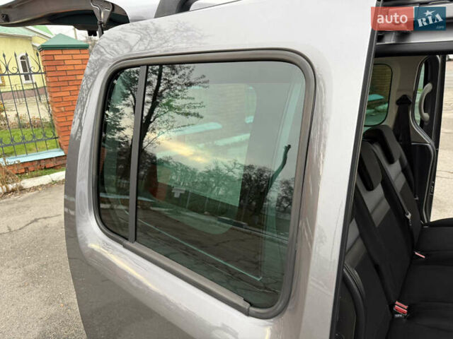 Серый Рено Кенгу, объемом двигателя 1.5 л и пробегом 170 тыс. км за 13999 $, фото 116 на Automoto.ua