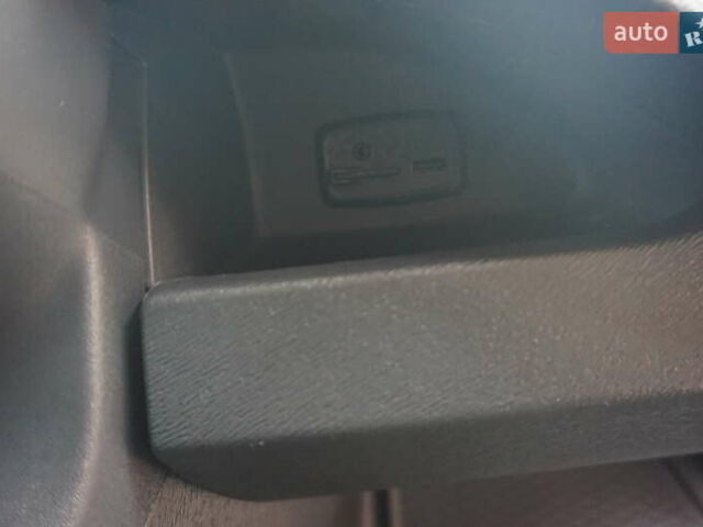 Рено Кєнгу 2018 у Самборе на Automoto.ua Сірий Рено Кєнгу, об'ємом двигуна 0 л та пробігом 72 тис. км за 11000 $, фото 47 на Automoto.ua