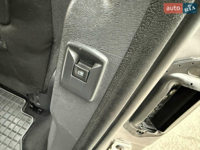 Серый Рено Кенгу, объемом двигателя 1.5 л и пробегом 170 тыс. км за 13999 $, фото 115 на Automoto.ua