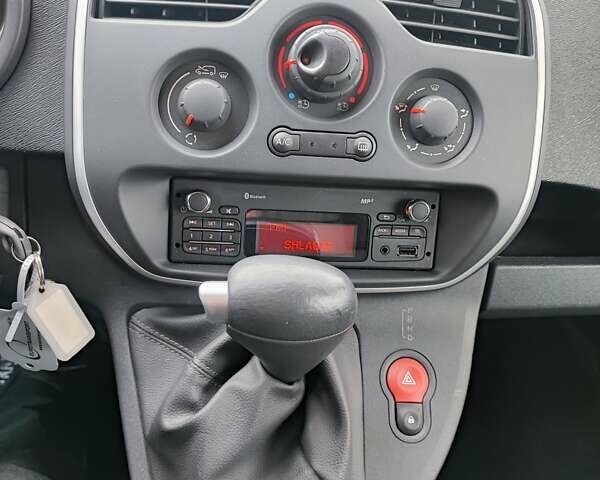 Рено Кенгу 2018 в Виннице на Automoto.ua Серый Рено Кенгу, объемом двигателя 0 л и пробегом 47 тыс. км за 12500 $, фото 2 на Automoto.ua