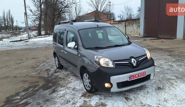 Серый Рено Кенгу, объемом двигателя 0 л и пробегом 159 тыс. км за 13500 $, фото 111 на Automoto.ua