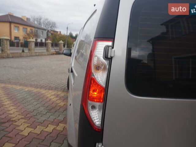 Рено Кєнгу 2018 у Самборе на Automoto.ua Сірий Рено Кєнгу, об'ємом двигуна 0 л та пробігом 72 тис. км за 11000 $, фото 27 на Automoto.ua