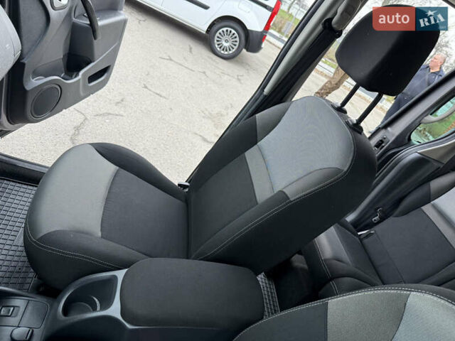 Серый Рено Кенгу, объемом двигателя 1.5 л и пробегом 170 тыс. км за 13999 $, фото 61 на Automoto.ua