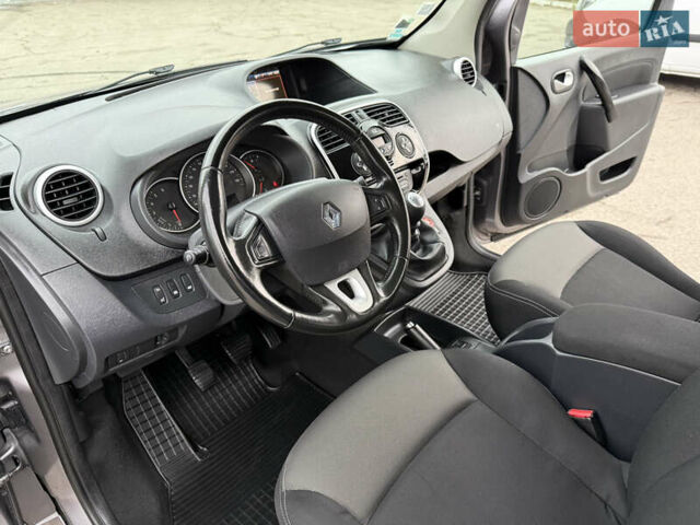 Серый Рено Кенгу, объемом двигателя 1.5 л и пробегом 170 тыс. км за 13999 $, фото 66 на Automoto.ua