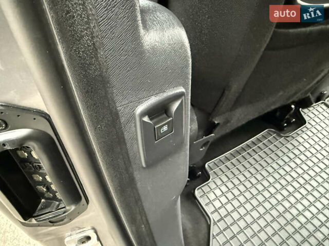 Серый Рено Кенгу, объемом двигателя 1.5 л и пробегом 170 тыс. км за 13999 $, фото 119 на Automoto.ua