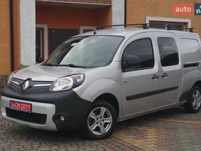 Рено Кєнгу 2018 у Самборе на Automoto.ua Сірий Рено Кєнгу, об'ємом двигуна 0 л та пробігом 72 тис. км за 11000 $, фото 3 на Automoto.ua