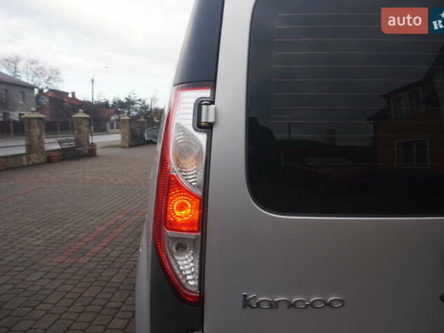 Сірий Рено Кєнгу, об'ємом двигуна 0 л та пробігом 79 тис. км за 11111 $, фото 25 на Automoto.ua