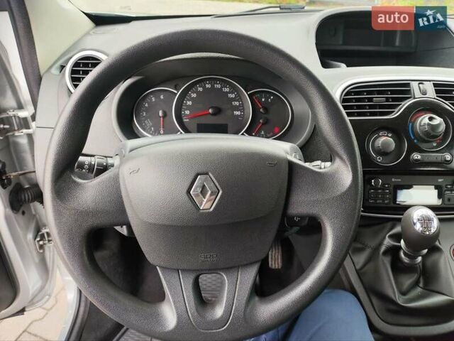 Серый Рено Кенгу, объемом двигателя 1.5 л и пробегом 145 тыс. км за 13300 $, фото 12 на Automoto.ua