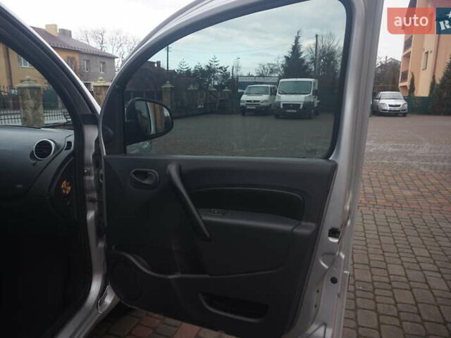 Сірий Рено Кєнгу, об'ємом двигуна 0 л та пробігом 79 тис. км за 11111 $, фото 40 на Automoto.ua