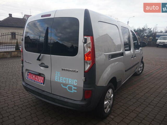 Сірий Рено Кєнгу, об'ємом двигуна 0 л та пробігом 79 тис. км за 11111 $, фото 18 на Automoto.ua