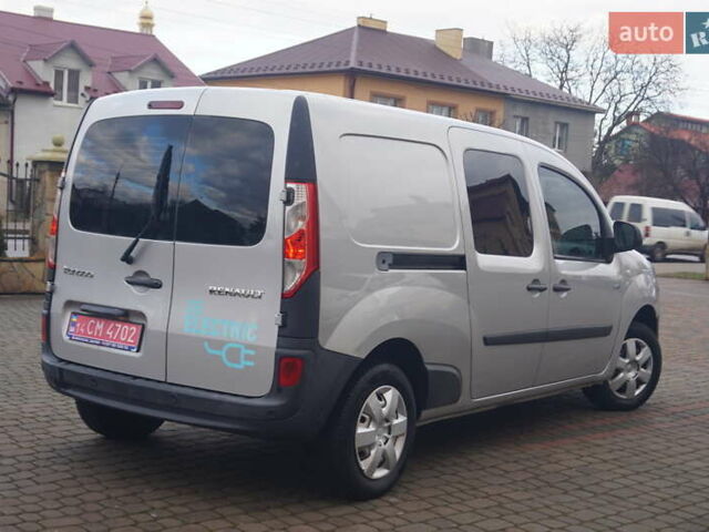 Сірий Рено Кєнгу, об'ємом двигуна 0 л та пробігом 79 тис. км за 11111 $, фото 7 на Automoto.ua