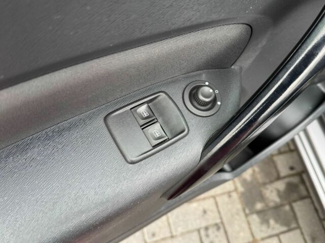 Серый Рено Кенгу, объемом двигателя 1.5 л и пробегом 179 тыс. км за 8500 $, фото 23 на Automoto.ua