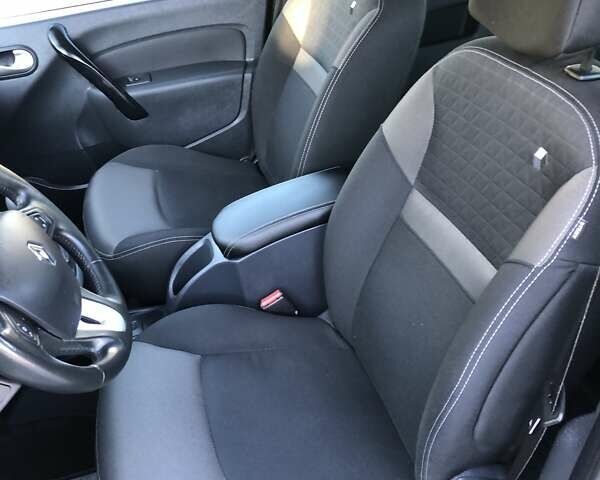 Сірий Рено Кєнгу, об'ємом двигуна 1.5 л та пробігом 195 тис. км за 13999 $, фото 24 на Automoto.ua