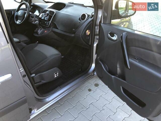 Сірий Рено Кєнгу, об'ємом двигуна 1.5 л та пробігом 195 тис. км за 13999 $, фото 37 на Automoto.ua