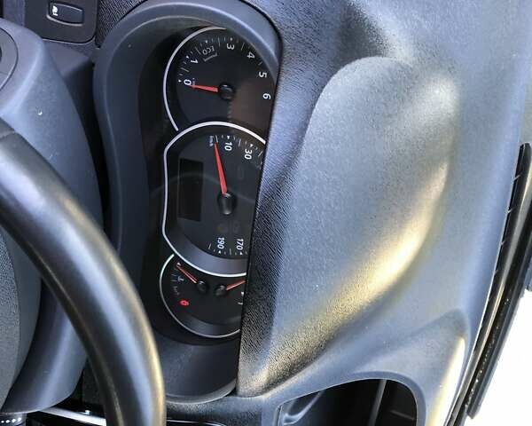 Сірий Рено Кєнгу, об'ємом двигуна 1.5 л та пробігом 195 тис. км за 13999 $, фото 28 на Automoto.ua