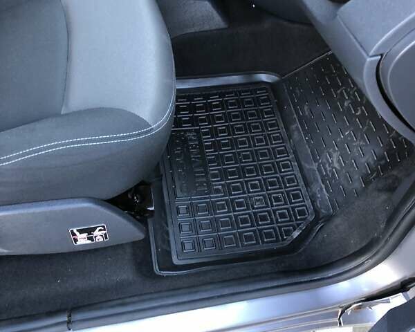 Сірий Рено Кєнгу, об'ємом двигуна 1.5 л та пробігом 195 тис. км за 13999 $, фото 39 на Automoto.ua