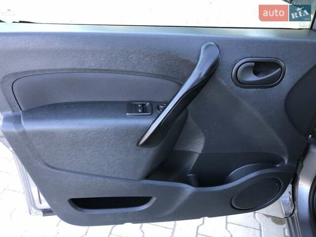 Сірий Рено Кєнгу, об'ємом двигуна 1.5 л та пробігом 195 тис. км за 13999 $, фото 20 на Automoto.ua