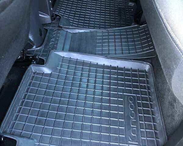 Сірий Рено Кєнгу, об'ємом двигуна 1.5 л та пробігом 195 тис. км за 13999 $, фото 33 на Automoto.ua