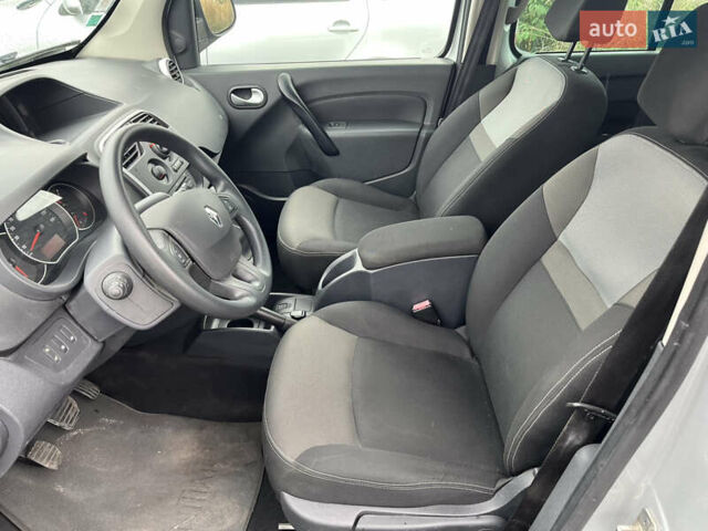 Серый Рено Кенгу, объемом двигателя 1.5 л и пробегом 85 тыс. км за 13500 $, фото 10 на Automoto.ua