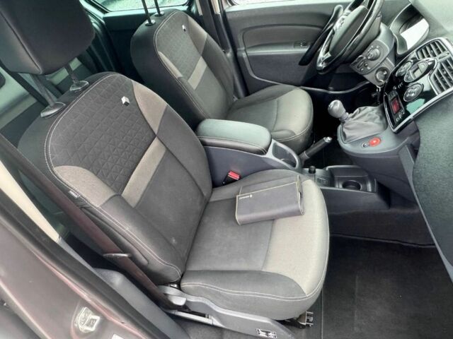 Серый Рено Кенгу, объемом двигателя 1.5 л и пробегом 179 тыс. км за 8500 $, фото 14 на Automoto.ua