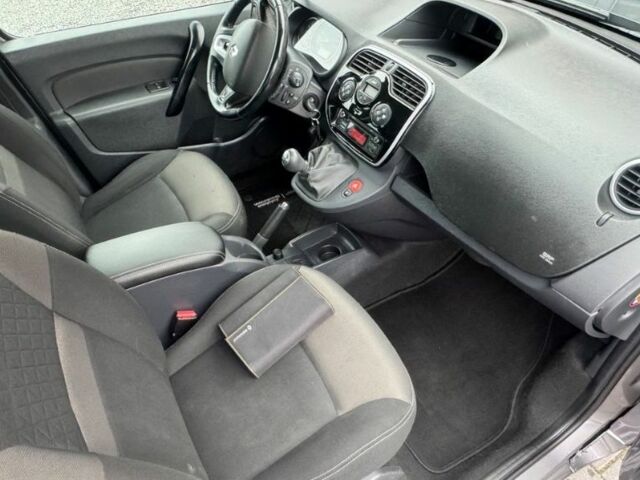 Серый Рено Кенгу, объемом двигателя 1.5 л и пробегом 179 тыс. км за 9150 $, фото 9 на Automoto.ua