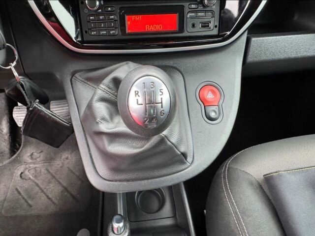 Серый Рено Кенгу, объемом двигателя 1.5 л и пробегом 179 тыс. км за 8500 $, фото 22 на Automoto.ua