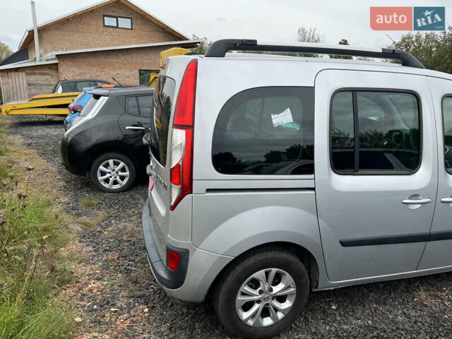 Серый Рено Кенгу, объемом двигателя 1.5 л и пробегом 85 тыс. км за 13500 $, фото 4 на Automoto.ua