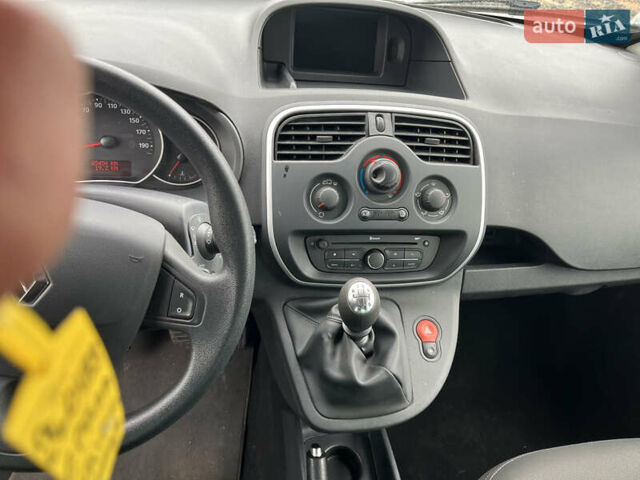 Серый Рено Кенгу, объемом двигателя 1.5 л и пробегом 85 тыс. км за 13500 $, фото 8 на Automoto.ua