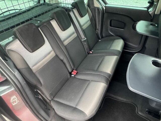 Серый Рено Кенгу, объемом двигателя 1.5 л и пробегом 179 тыс. км за 9150 $, фото 12 на Automoto.ua