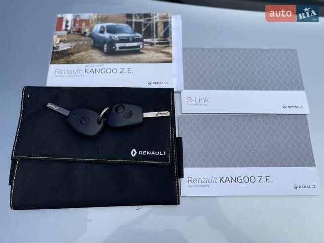 Серый Рено Кенгу, объемом двигателя 0 л и пробегом 111 тыс. км за 12500 $, фото 40 на Automoto.ua