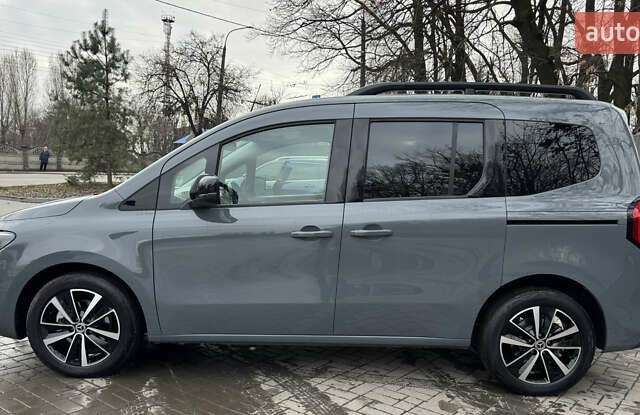 Серый Рено Кенгу, объемом двигателя 0 л и пробегом 11 тыс. км за 24700 $, фото 7 на Automoto.ua