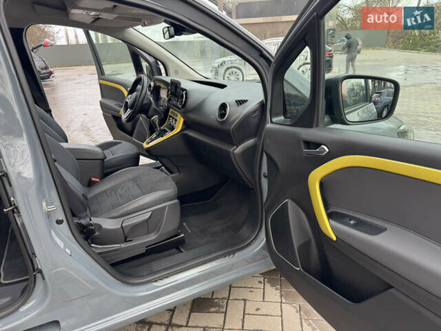 Серый Рено Кенгу, объемом двигателя 0 л и пробегом 11 тыс. км за 24700 $, фото 9 на Automoto.ua