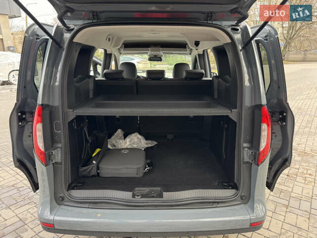 Серый Рено Кенгу, объемом двигателя 0 л и пробегом 11 тыс. км за 24700 $, фото 22 на Automoto.ua