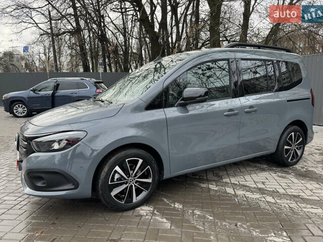 Серый Рено Кенгу, объемом двигателя 0 л и пробегом 11 тыс. км за 24700 $, фото 4 на Automoto.ua