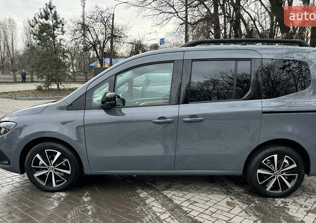 Серый Рено Кенгу, объемом двигателя 0 л и пробегом 11 тыс. км за 24700 $, фото 2 на Automoto.ua