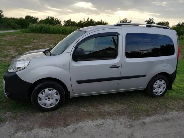 Серый Рено Кенгу, объемом двигателя 1.5 л и пробегом 170 тыс. км за 11999 $, фото 18 на Automoto.ua