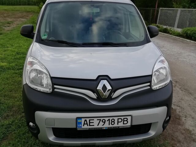 Серый Рено Кенгу, объемом двигателя 1.5 л и пробегом 170 тыс. км за 11999 $, фото 2 на Automoto.ua