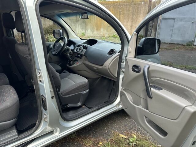 Рено Кєнгу 2008 у Дніпро (Дніпропетровську) на Automoto.ua Сірий Рено Кєнгу, об'ємом двигуна 1.5 л та пробігом 174 тис. км за 6000 $, фото 10 на Automoto.ua