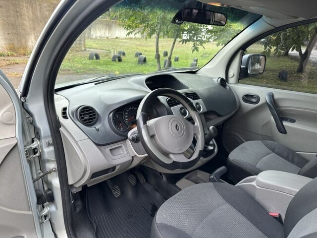 Рено Кєнгу 2008 у Дніпро (Дніпропетровську) на Automoto.ua Сірий Рено Кєнгу, об'ємом двигуна 1.5 л та пробігом 174 тис. км за 6000 $, фото 8 на Automoto.ua