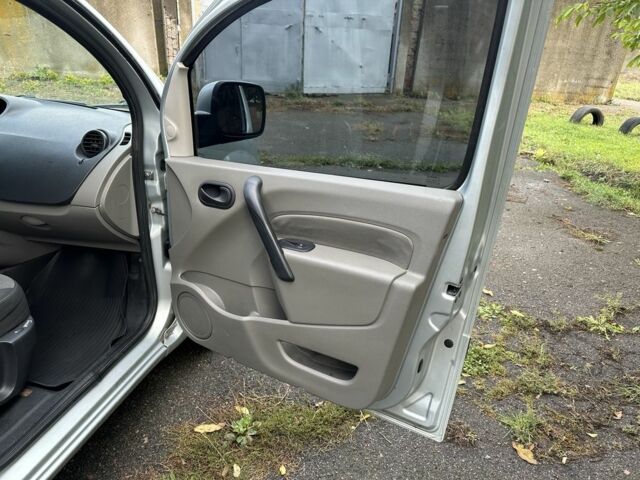 Рено Кєнгу 2008 у Дніпро (Дніпропетровську) на Automoto.ua Сірий Рено Кєнгу, об'ємом двигуна 1.5 л та пробігом 174 тис. км за 6000 $, фото 11 на Automoto.ua