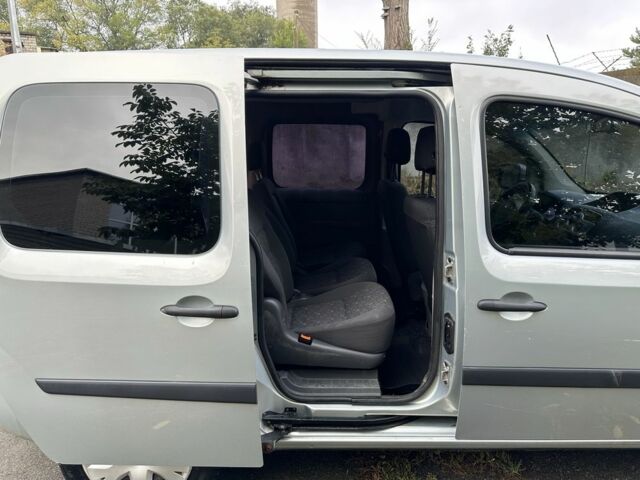 Рено Кєнгу 2008 у Дніпро (Дніпропетровську) на Automoto.ua Сірий Рено Кєнгу, об'ємом двигуна 1.5 л та пробігом 174 тис. км за 6000 $, фото 14 на Automoto.ua