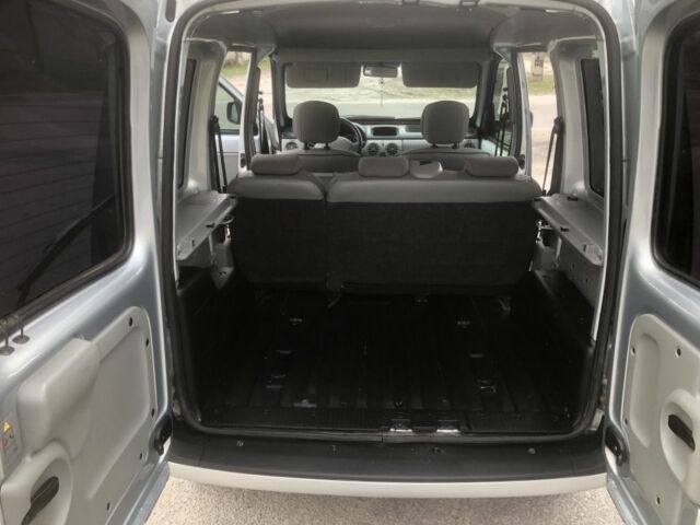 Серый Рено Кенгу, объемом двигателя 1.4 л и пробегом 112 тыс. км за 5500 $, фото 12 на Automoto.ua