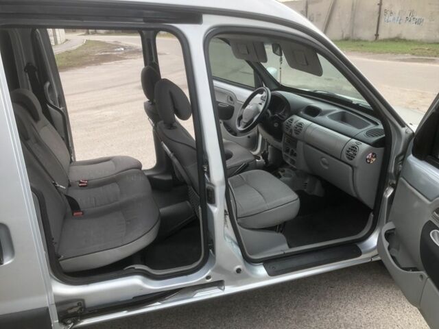 Серый Рено Кенгу, объемом двигателя 1.4 л и пробегом 112 тыс. км за 5500 $, фото 9 на Automoto.ua