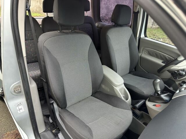 Рено Кєнгу 2008 у Дніпро (Дніпропетровську) на Automoto.ua Сірий Рено Кєнгу, об'ємом двигуна 1.5 л та пробігом 174 тис. км за 6000 $, фото 12 на Automoto.ua