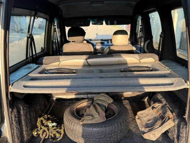 Серый Рено Кенгу, объемом двигателя 1.4 л и пробегом 402 тыс. км за 4164 $, фото 4 на Automoto.ua