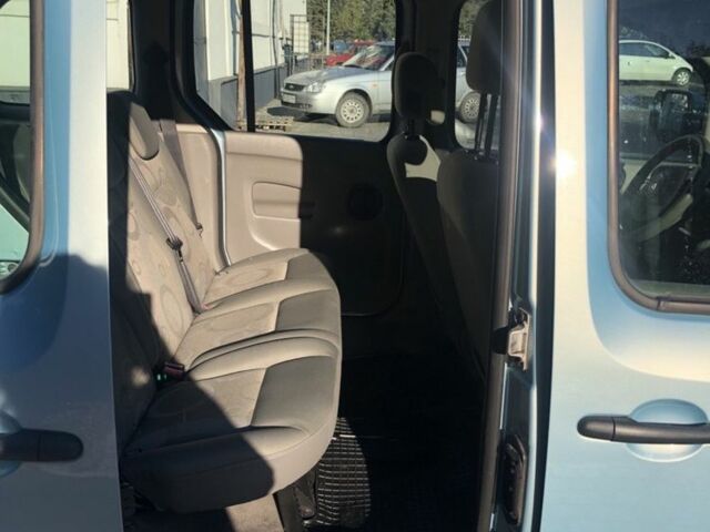 Рено Кенгу 2009 в Миргороде на Automoto.ua Серый Рено Кенгу, объемом двигателя 1.5 л и пробегом 300 тыс. км за 7650 $, фото 3 на Automoto.ua