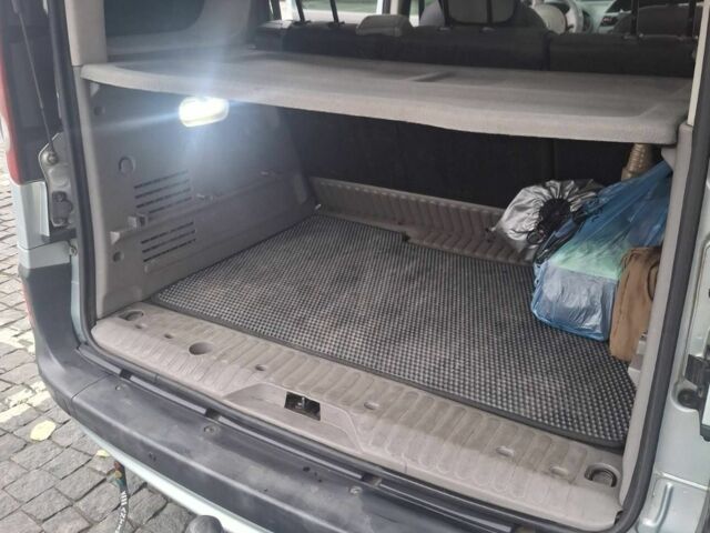 Сірий Рено Кєнгу, об'ємом двигуна 1.5 л та пробігом 330 тис. км за 7900 $, фото 7 на Automoto.ua