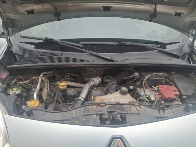 Сірий Рено Кєнгу, об'ємом двигуна 1.5 л та пробігом 330 тис. км за 7900 $, фото 3 на Automoto.ua