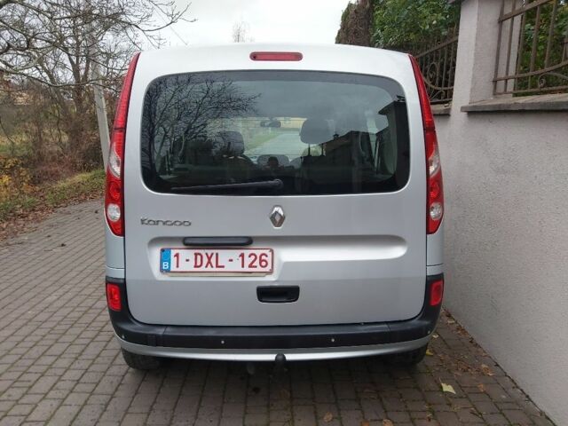 Сірий Рено Кєнгу, об'ємом двигуна 1.5 л та пробігом 240 тис. км за 7500 $, фото 4 на Automoto.ua